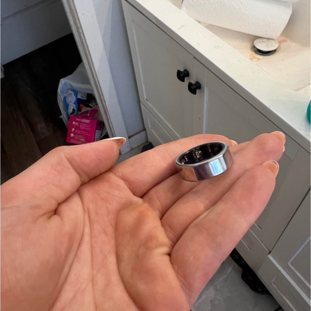 Oura gen3 heritage silver US9 with charger